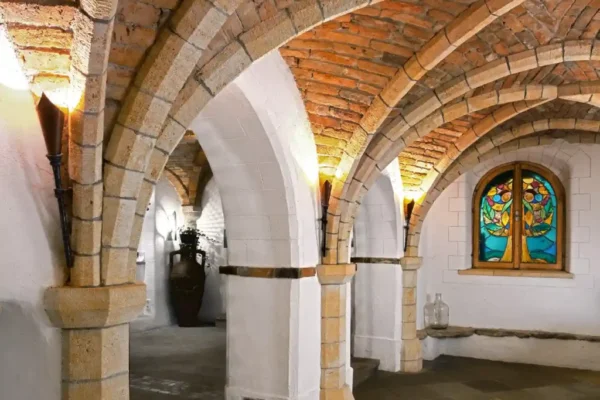 Weinkeller und Gewölbe (122)